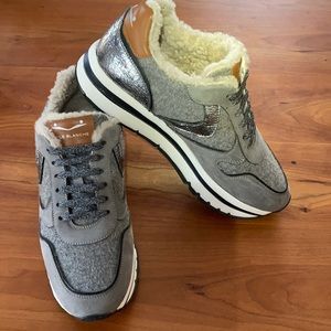 Voile Blanche Maran Shearling Lined